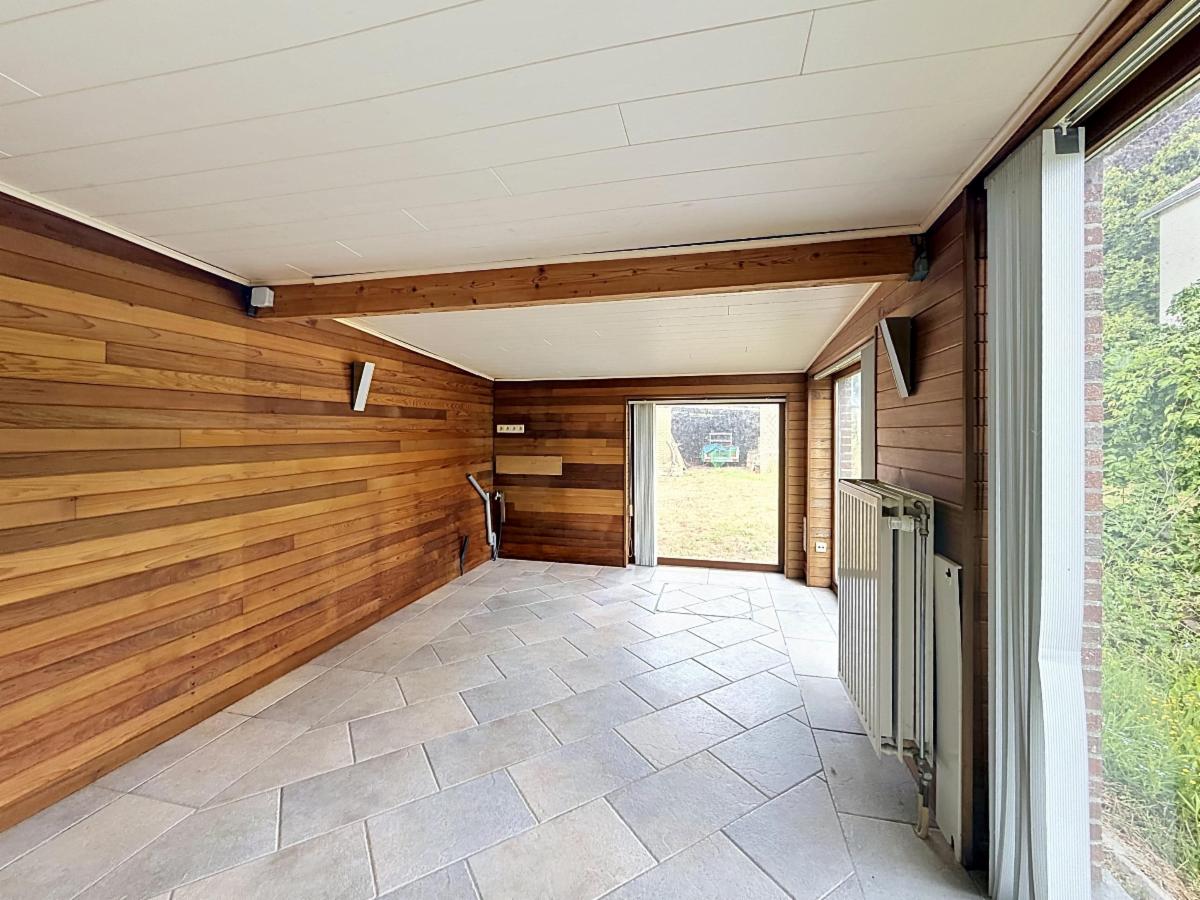 photo 10 du bien Spacieuse maison à rénover avec double garage et jardin !