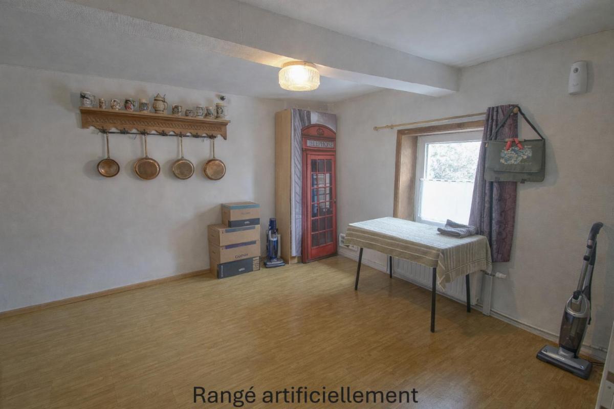 photo 13 du bien Maison 3 chambres avec cour, jardin & potentiel 