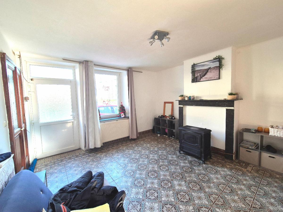 photo 2 du bien maison d’habitation Avec garage et espace aménageable 