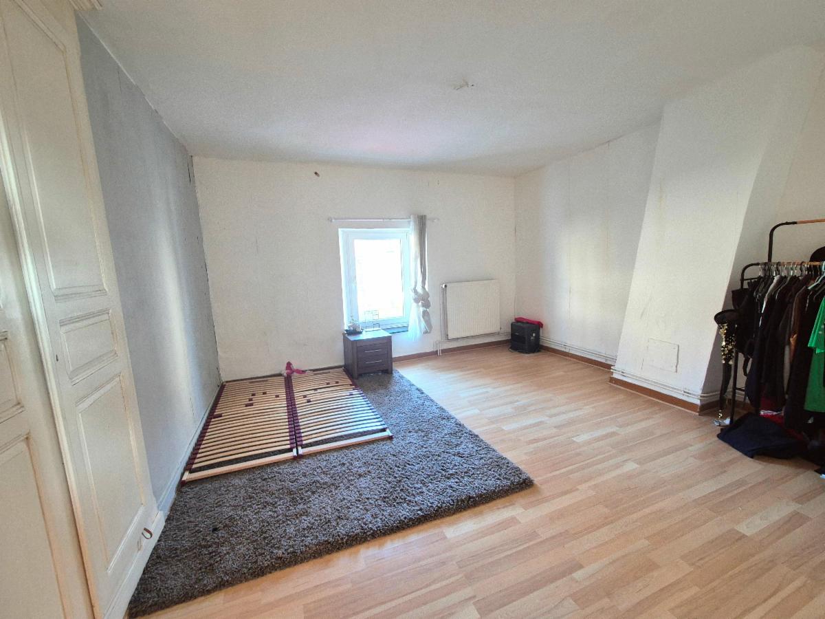 photo 7 du bien maison d’habitation Avec garage et espace aménageable 