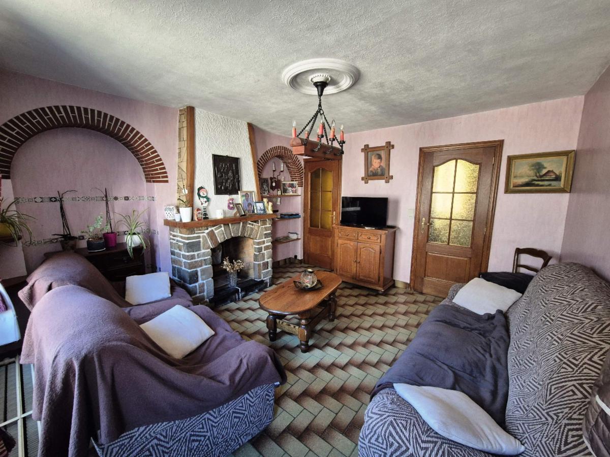 photo 2 du bien Une maison d’habitation avec cour et batiment rural 