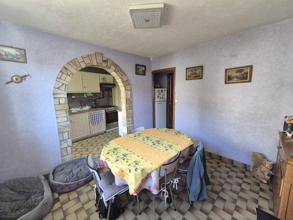 photo 6 du bien Une maison d’habitation avec cour et batiment rural 