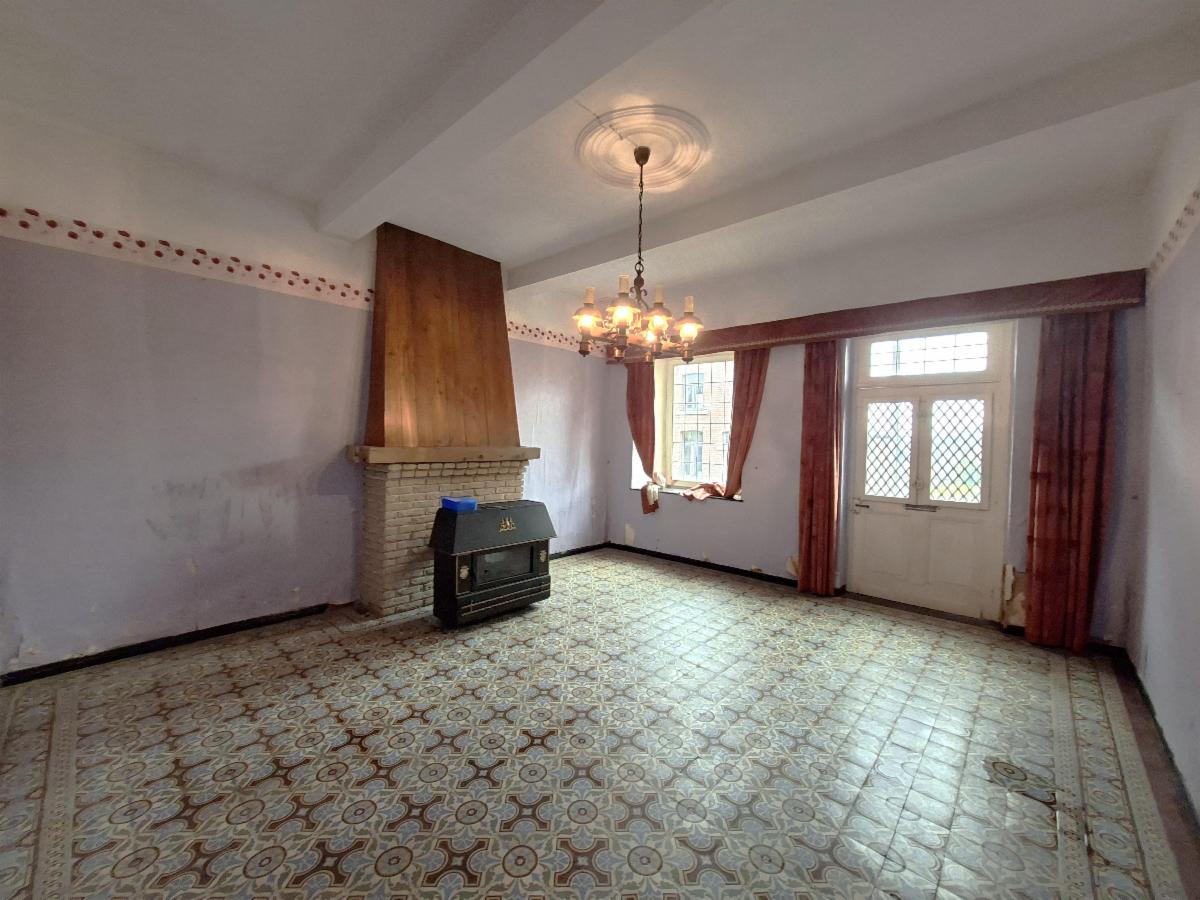 photo 2 du bien Maison d'habitation 4 façades sis Agimont à rénover