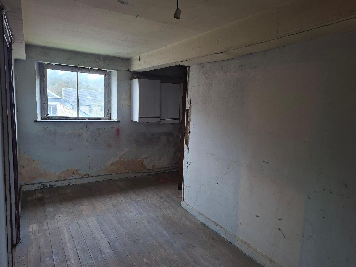 photo 12 du bien Maison d'habitation 4 façades sis Agimont à rénover