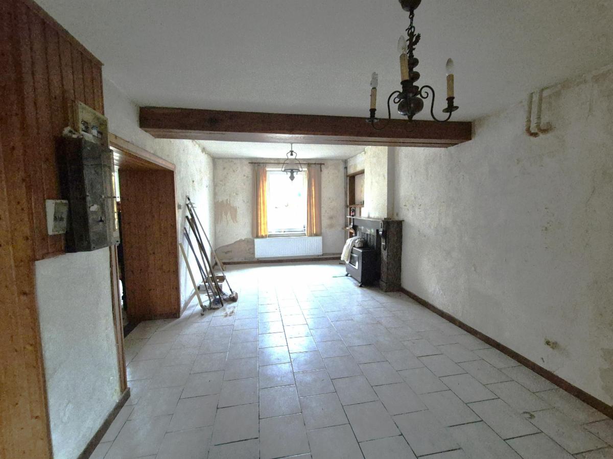 photo 6 du bien BÂTIMENT DE FERME AVEC TERRAIN ET 2 GARAGES – BEAU POTENTIEL