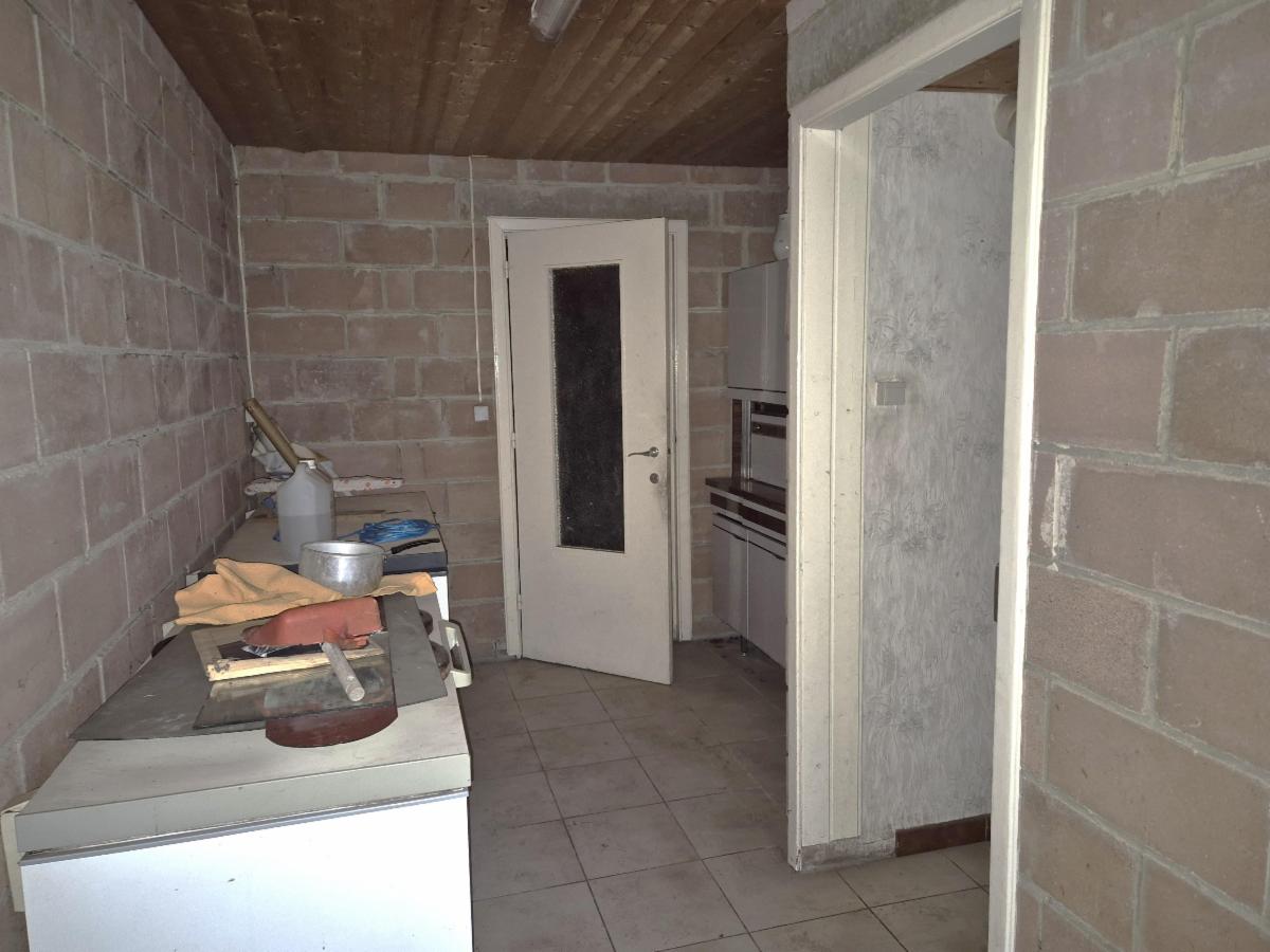 photo 8 du bien BÂTIMENT DE FERME AVEC TERRAIN ET 2 GARAGES – BEAU POTENTIEL