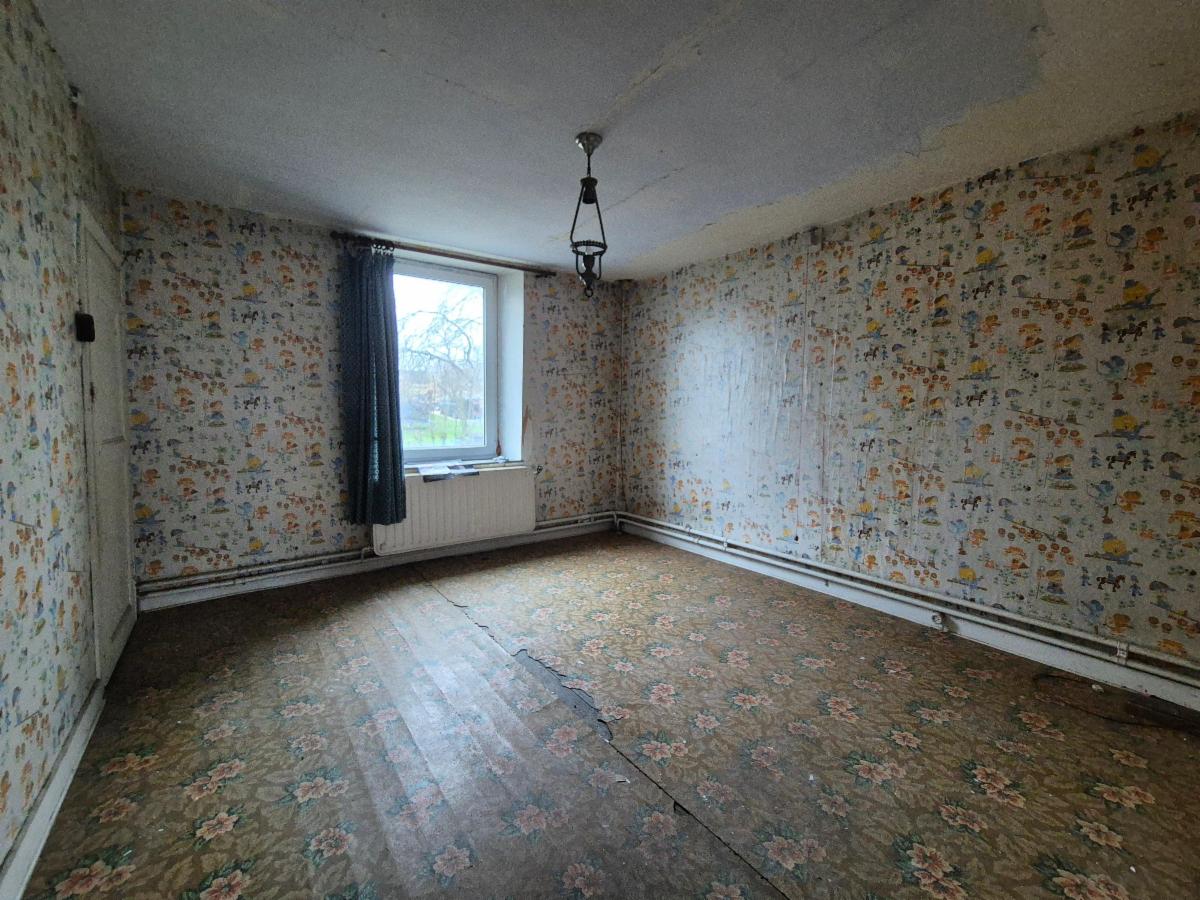 photo 12 du bien BÂTIMENT DE FERME AVEC TERRAIN ET 2 GARAGES – BEAU POTENTIEL