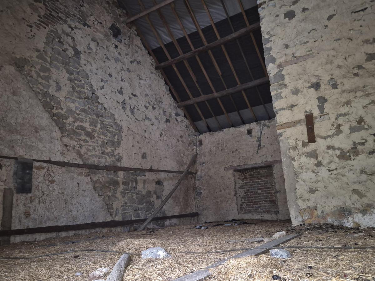photo 19 du bien BÂTIMENT DE FERME AVEC TERRAIN ET 2 GARAGES – BEAU POTENTIEL