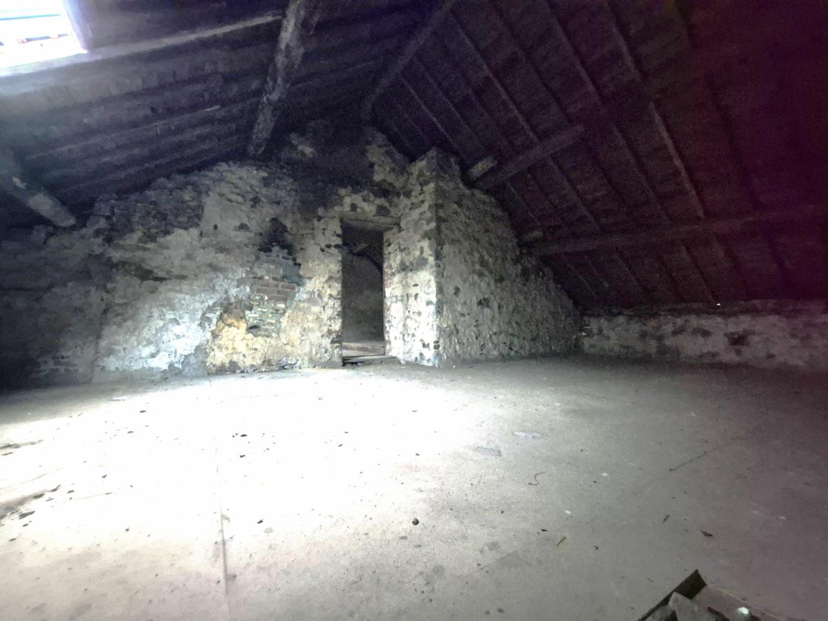 photo 22 du bien BÂTIMENT DE FERME AVEC TERRAIN ET 2 GARAGES – BEAU POTENTIEL