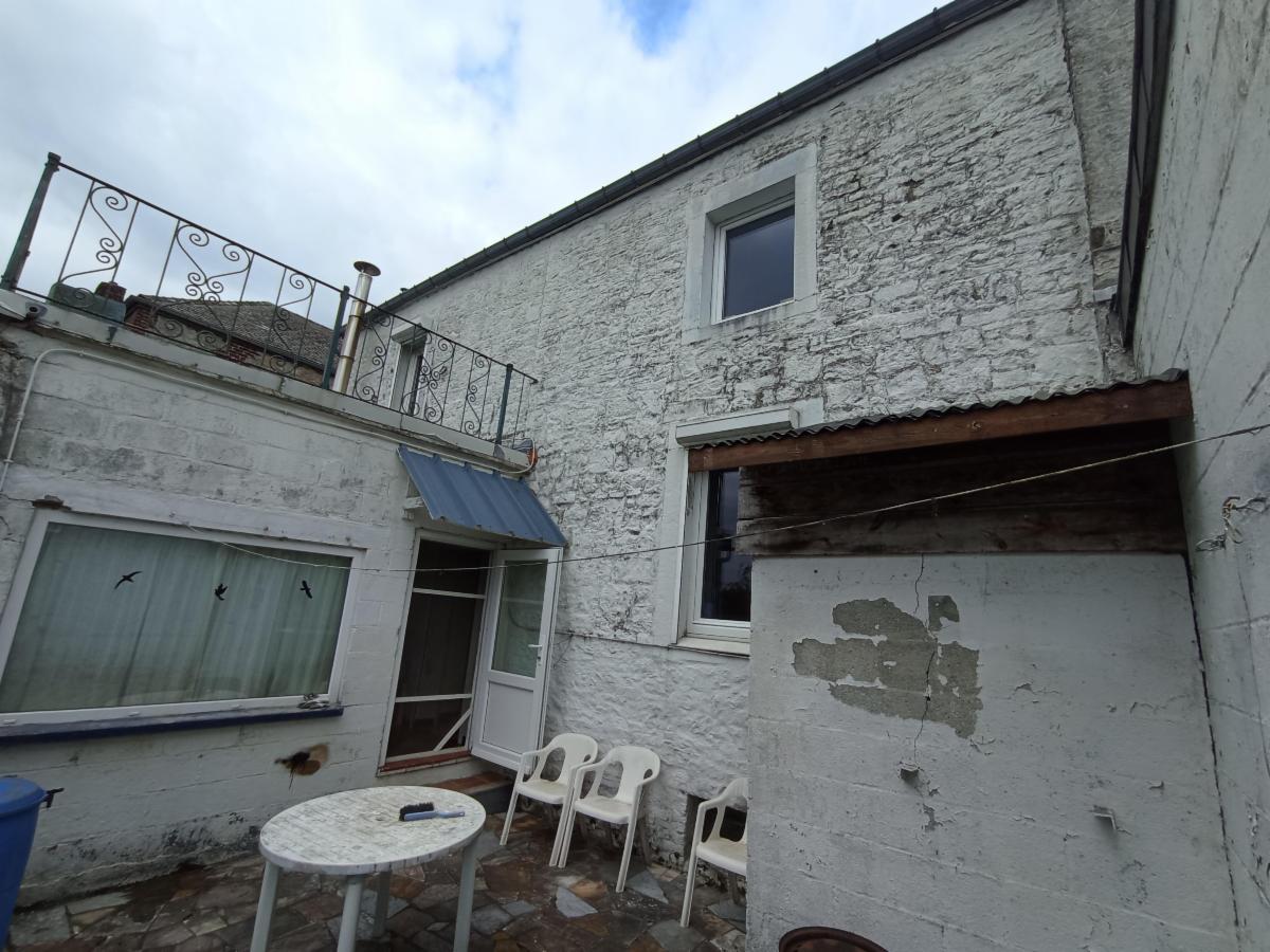 photo 2 du bien MAISON D'HABITATION avec Cour