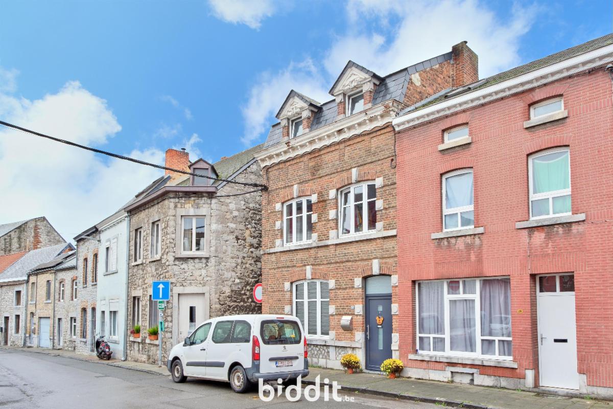 Maison cherche famille pour adoption