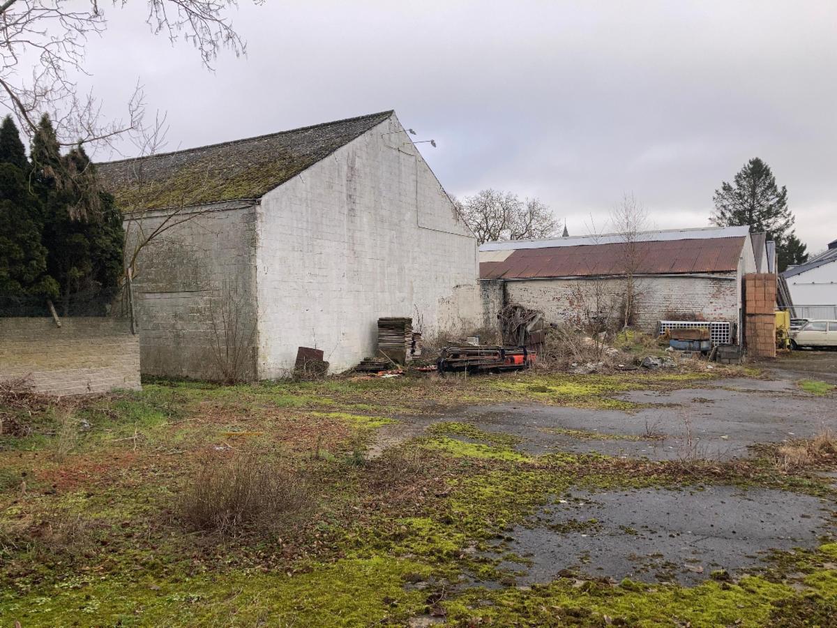 photo 8 du bien DEUX HANGARS ET TERRAIN