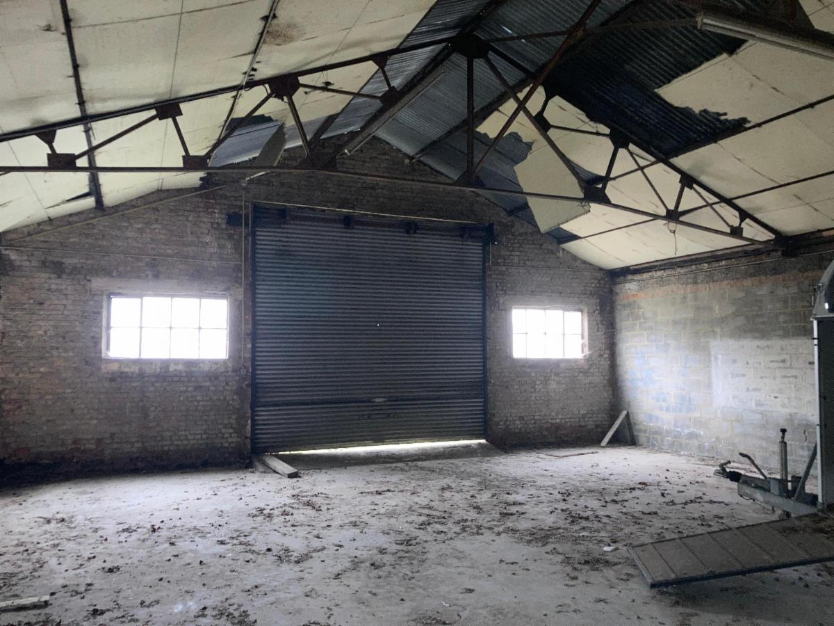 photo 17 du bien DEUX HANGARS ET TERRAIN