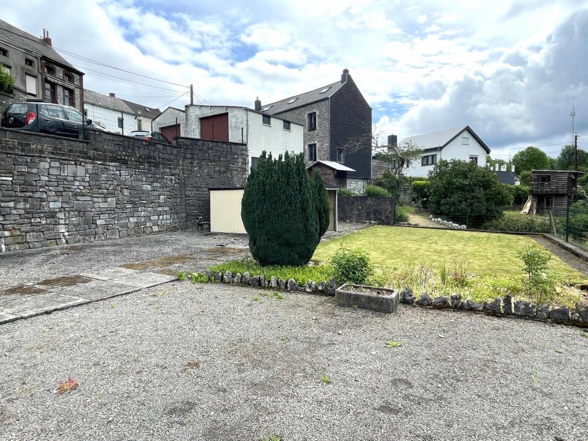 photo 6 du bien Maison avec jardin, garage et dépendances