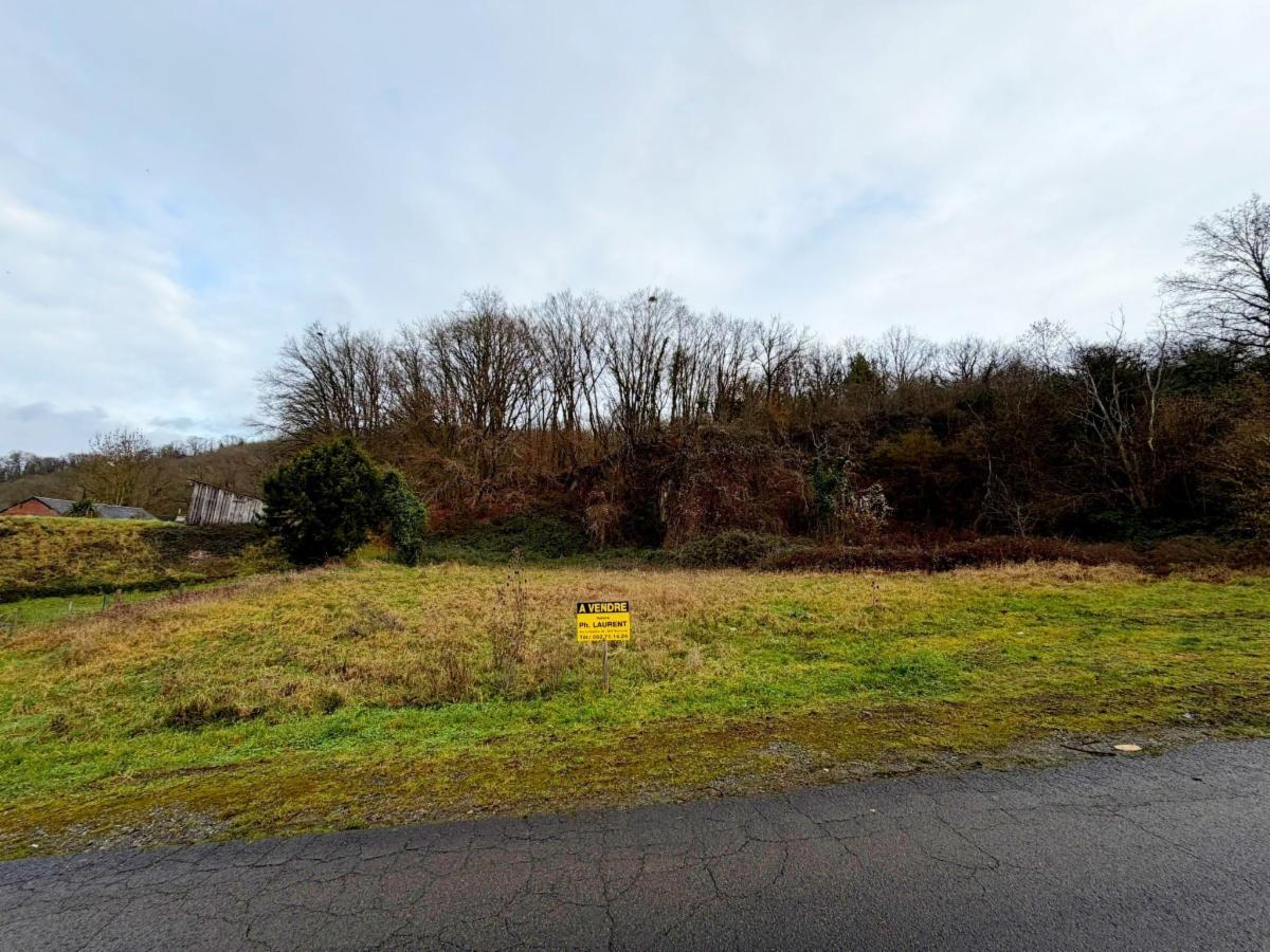 photo 2 du bien --- SOUS OPTION --- Beau terrain de presque 18 ares