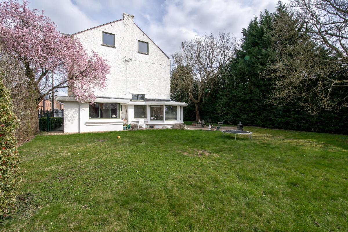 photo 6 du bien Maison avec grand jardin, 6 chambres,garages, grands volumes