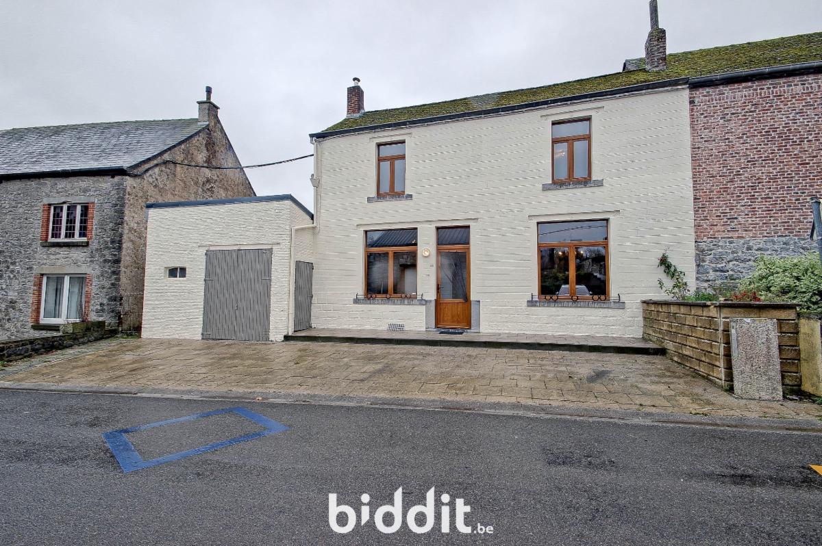 Maison avec vue dégagée sur la campagne