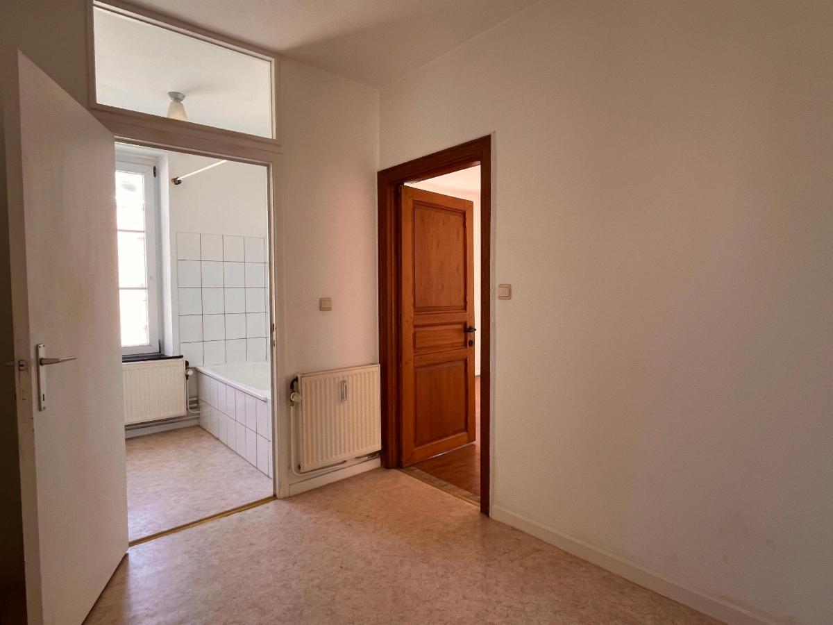 photo 10 du bien Maison d’habitation avec cour et 4 garages