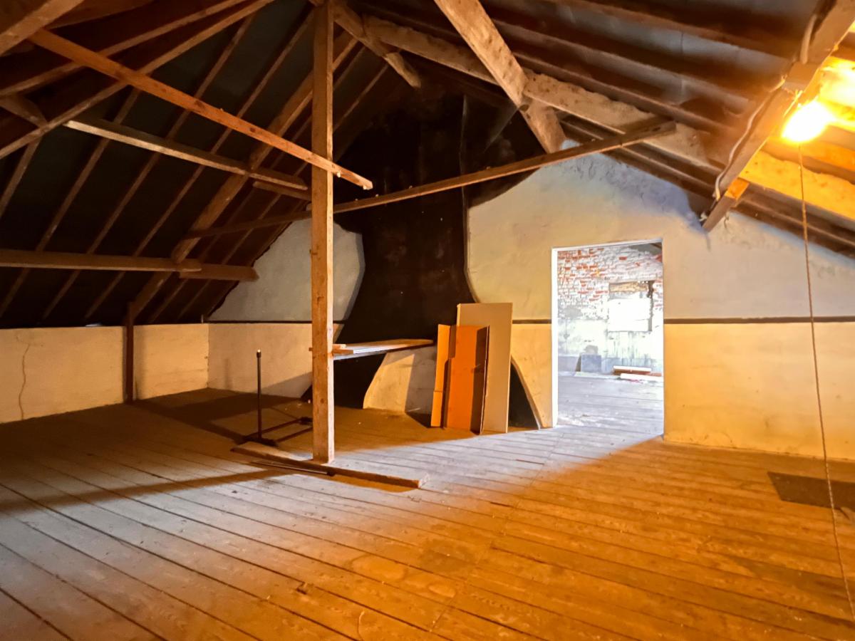photo 17 du bien Maison d’habitation avec cour et 4 garages
