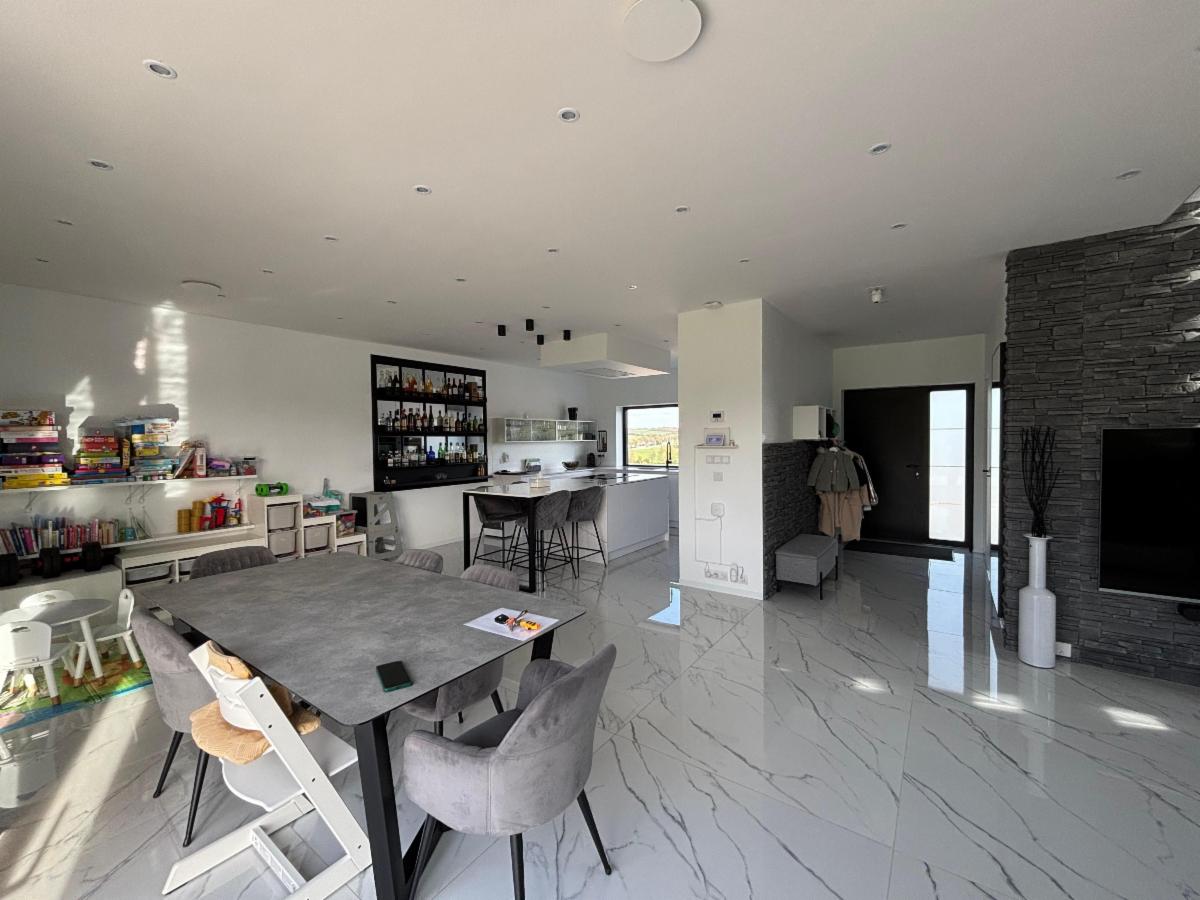 photo 4 du bien A vendre à Sinsin, maison d'habitation moderne 4 façades