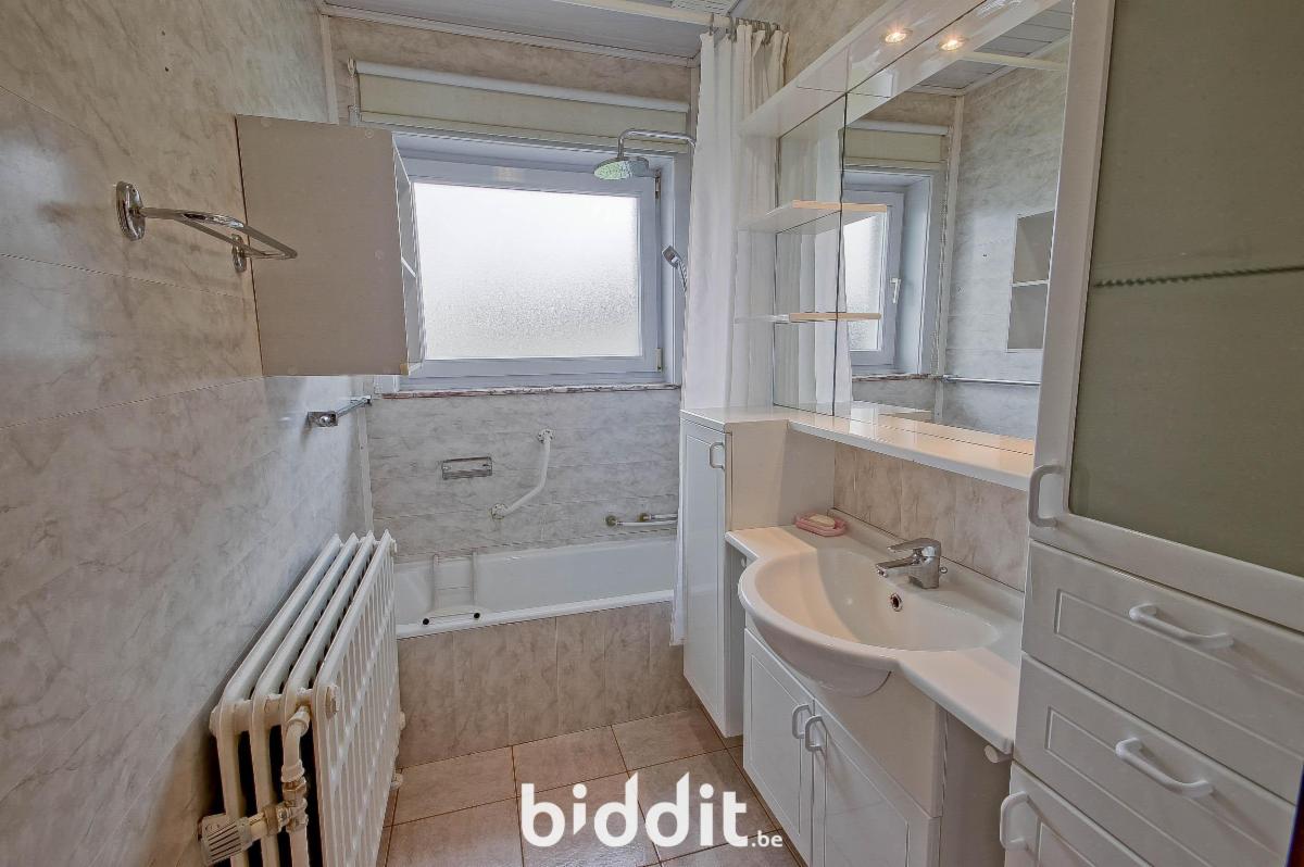 photo 9 du bien Maison 4/5 chambres avec grand jardin, garage et potentiel