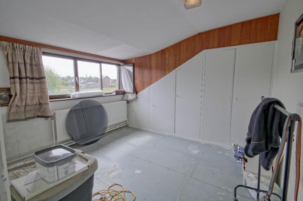 photo 18 du bien JAMBES – Maison 4/5 ch, garage atelier & énorme potentiel