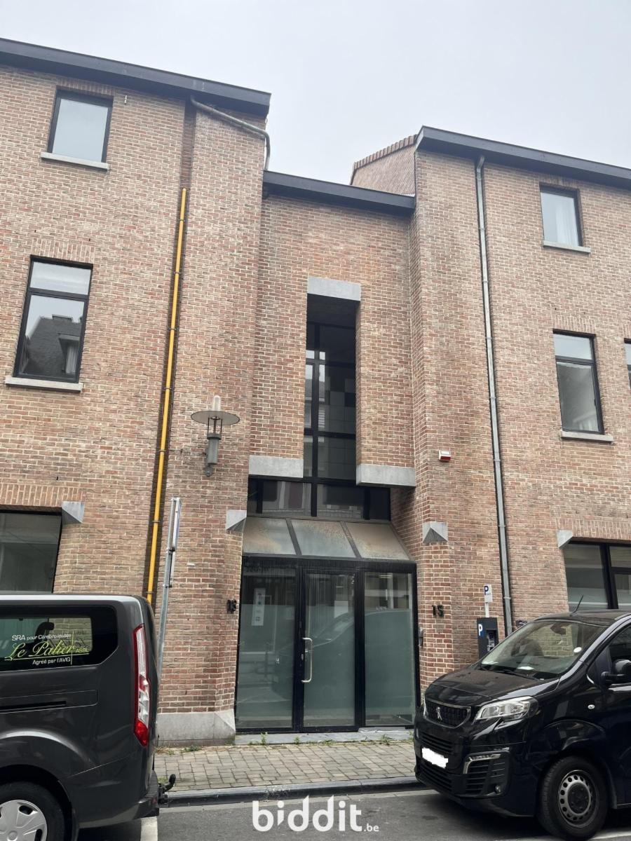 Maison enchères BIDDIT - Avenue de la Libération13, 5060 Auvelais